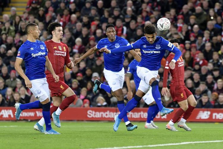 江旻憓谈学习击剑：我很喜欢‘打架’ 击剑是我妈妈可接受的打架