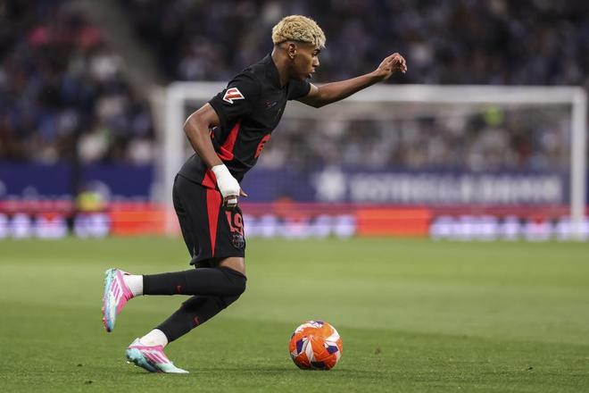 罗伊·哈勒戴在多伦多蓝鸟队效力期间，以极高的完投率被称为“工作马”